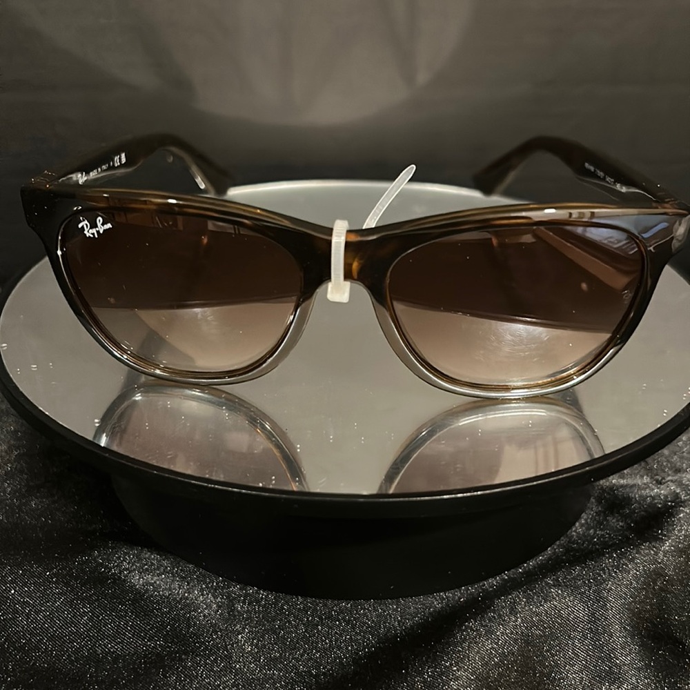 Ray Ban Sunglasses. Brown NWOT…Full inclusion…